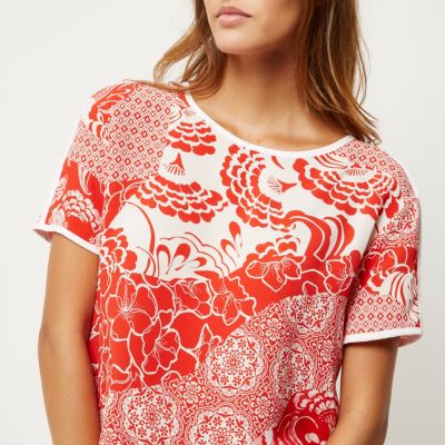 Red floral print t-shirt